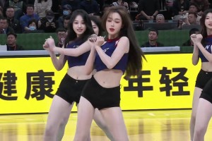 辽篮啦啦队这位能成为C位不是没有原因的！眼神太钩人了